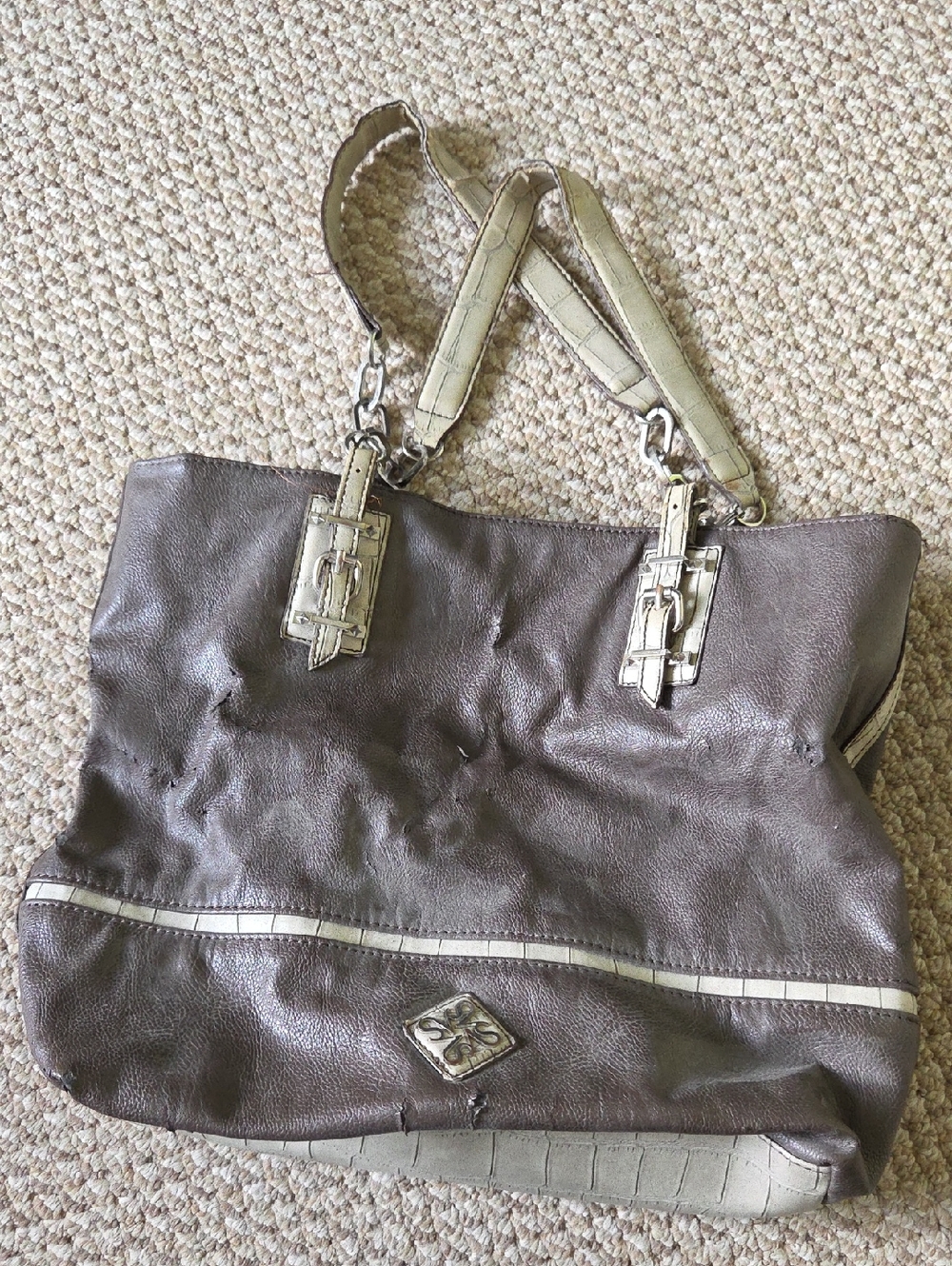 Vera Wang Leather Purse